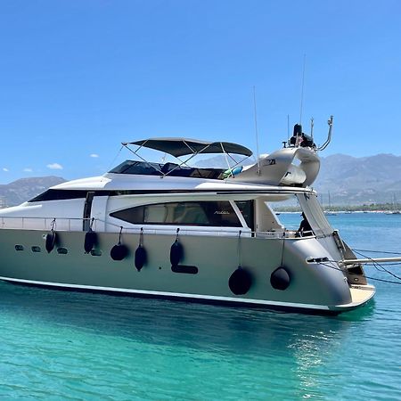 Hotel Motoryacht 21 Avec Equipage Barcellona Esterno foto