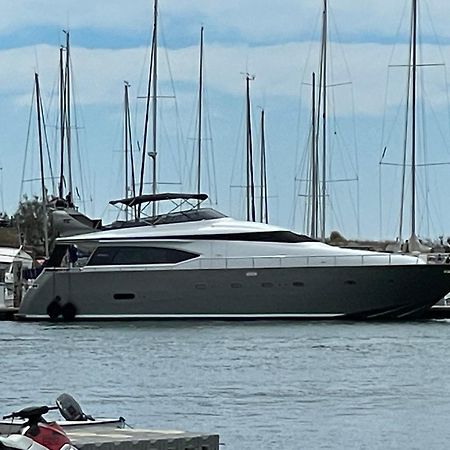 Hotel Motoryacht 21 Avec Equipage Barcellona Esterno foto