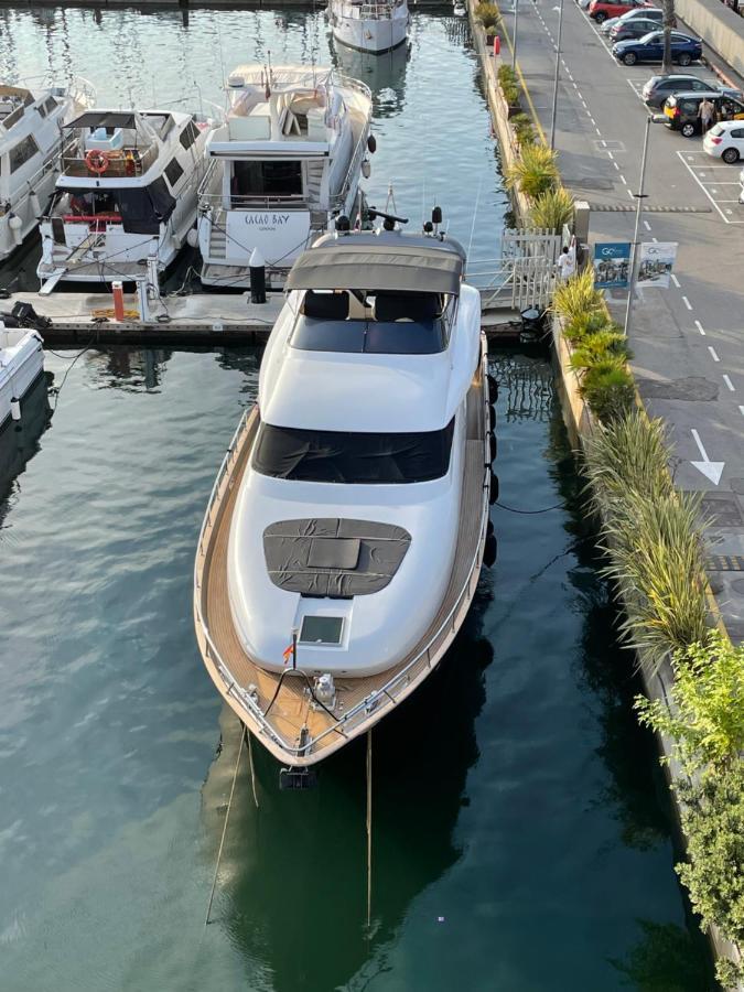 Hotel Motoryacht 21 Avec Equipage Barcellona Esterno foto