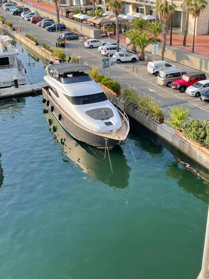 Hotel Motoryacht 21 Avec Equipage Barcellona Esterno foto