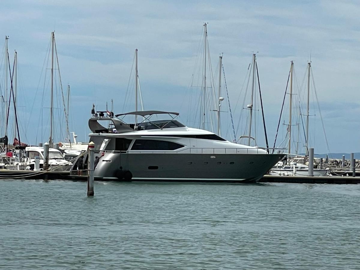 Hotel Motoryacht 21 Avec Equipage Barcellona Esterno foto