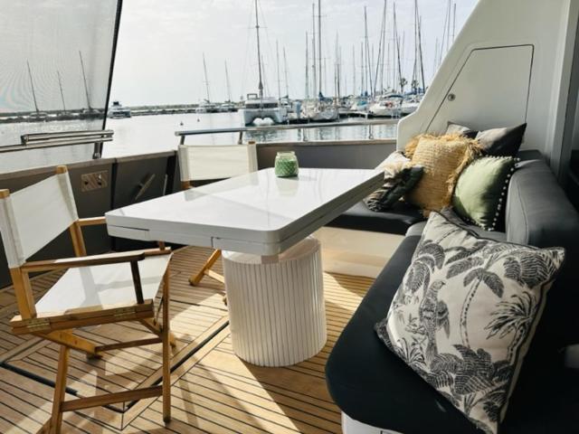 Hotel Motoryacht 21 Avec Equipage Barcellona Esterno foto