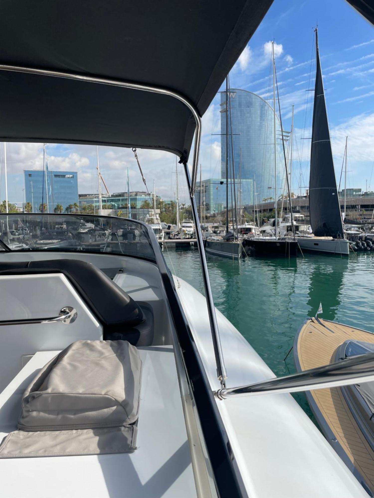 Hotel Motoryacht 21 Avec Equipage Barcellona Esterno foto